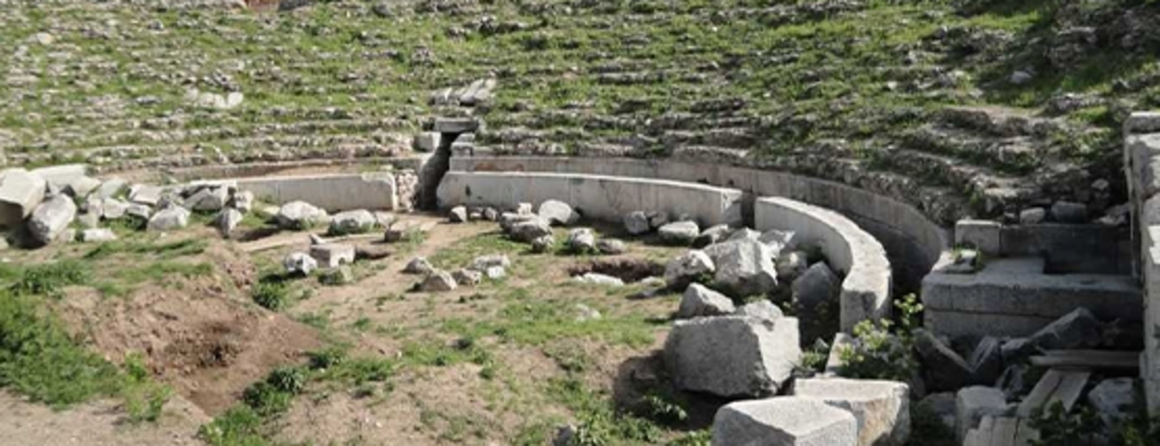 Bakan Uraloğlu, restorasyonu tamamlanan İznik Roma Tiyatrosu’nun açılışında konuştu: