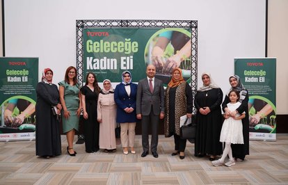 ToyotaGeleceğeKadınElideğdirecek