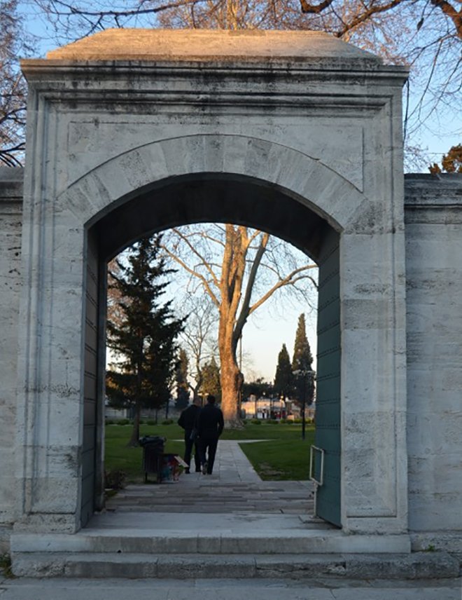 SÜLEYMANİYE KÜLLİYESİ GÜNEYBATI KAPISI