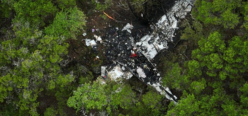 FIVE KILLED IN SMALL PLANE CRASH IN TEXAS