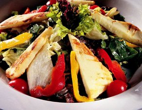 Hellim Peynirli Karışık Yeşil Salata