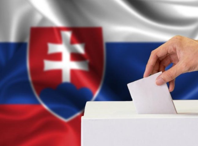 Slovakia will hold early election in Sept, pro-Ukraine stance at stake