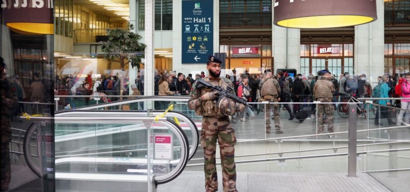 THREE WOUNDED IN KNIFE ATTACK AT MAJOR PARIS TRAIN STATION