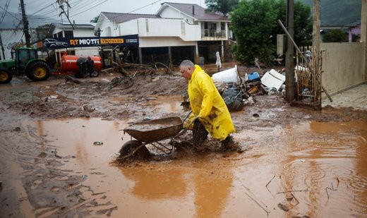 Death toll rises to 137 in Brazilian flood disaster