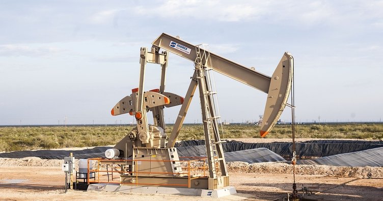 Küresel petrol üretimi 300 bin varil arttı