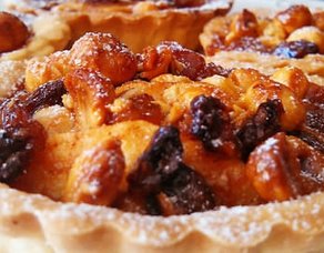 Elmalı Üzümlü Karamelli Tart