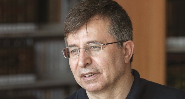 Üniversitenin işi ilimdir, siyaset değil