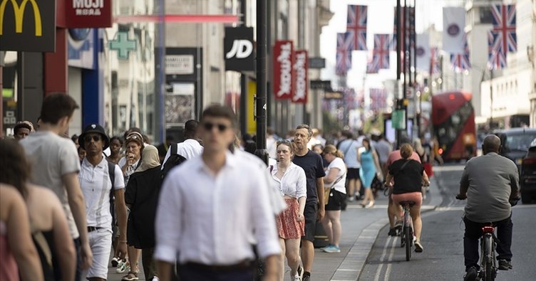İngiltere’de işsizlik beklentilerin üzerinde arttı