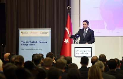 EnerjiBakanıBayraktarahrefindexturkalmanenerjiforumuclasstkktLnktargetblankTürkAlmanEnerjiForumuandaaçıklamalardabulundu