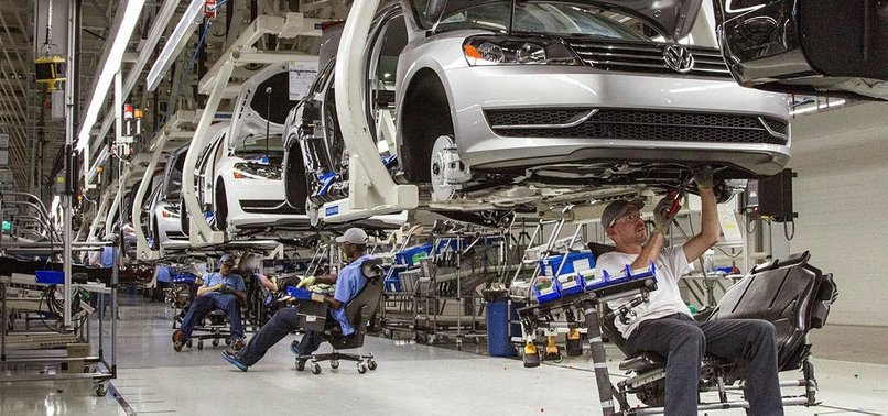 VOLKSWAGEN NOT SEEKING ALTERNATIVES TO SITE IN TURKEY