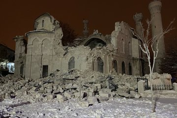Deprem bölgesinde zarar gören tarihi yapılar