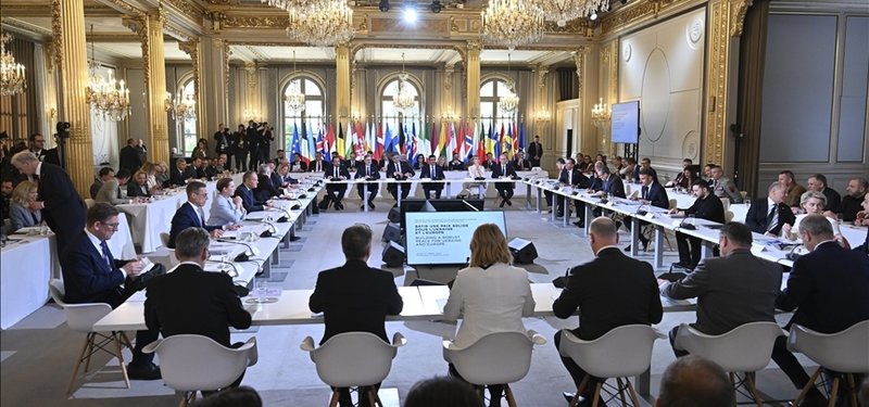 Leaders gather in Paris for Ukraine summit