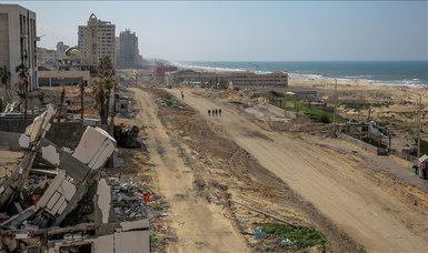 Construction for temporary dock to provide aid to Gaza begins