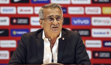 Turkey coach Güneş wants to continue despite poor performance at Euro 2020