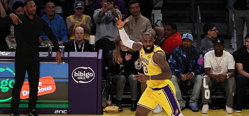 LeBron James becomes 1st NBA player to reach 50,000 points