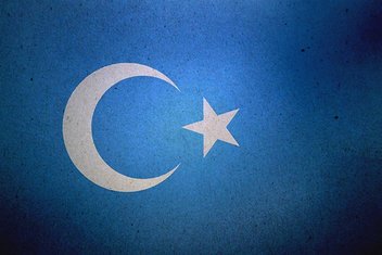 Uygur Türklerinin yaşadığı zorlukları anlatan roman