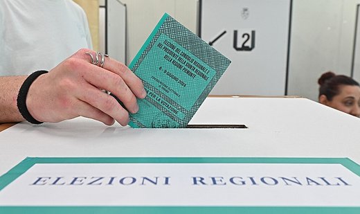 Italians vote in European Parliament elections