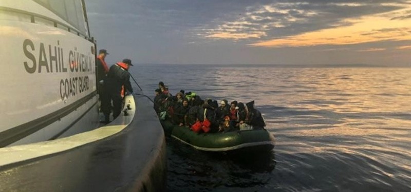 189 irregular migrants detained in Turkey's Izmir, Edirne provinces