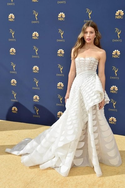Tüm Zamanların En Şık Emmy Elbiseleri