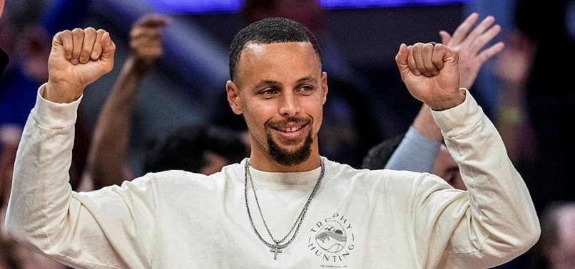 WARRIORS STEPHEN CURRY FOOT GOES THROUGH FULL PRACTICE