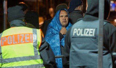 Germany, in reversal, suspends deportations of asylum seekers to Afghanistan