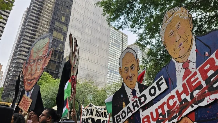 Netanyahu protested in the streets of New York