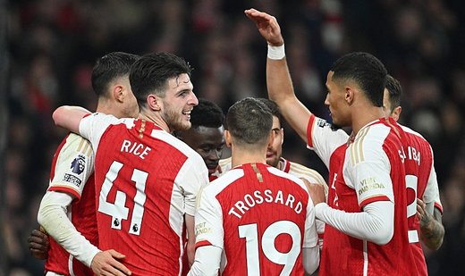 Arsenal rout Newcastle United to keep pace with leaders