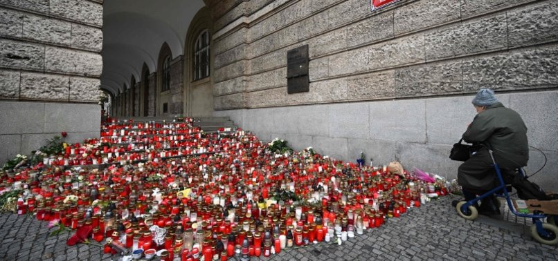 PRAGUE GUNMAN ADMITS PREVIOUS DOUBLE MURDER IN SUICIDE LETTER