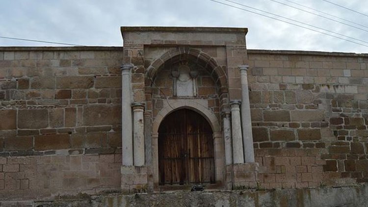 Taşhan ve Anıtkaya Kervansarayı yıllara meydan okuyor