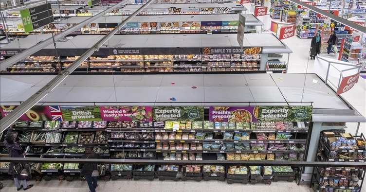 İngiltere’de perakende satışlar beklentileri aştı