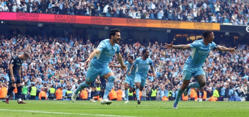 MANCHESTER CITY WIN PREMIER LEAGUE WITH A DRAMATIC LATE COMEBACK