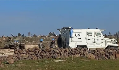Israeli tank fire hits near UN peacekeepers in southern Lebanon, mission says