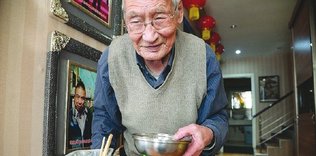 Hiç evlenmedi ama büyük bir aile kurdu