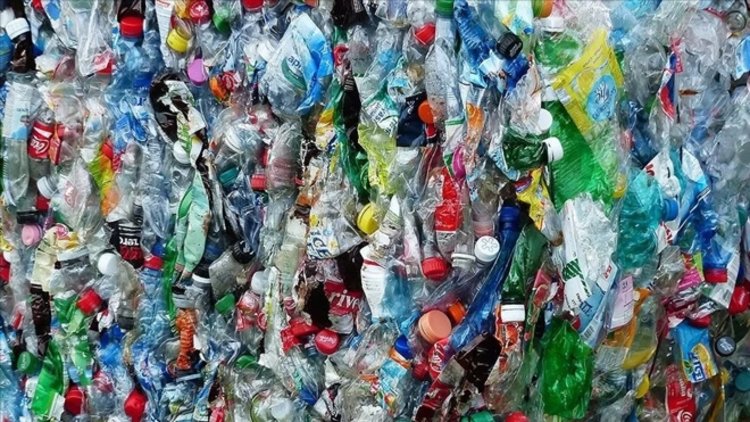 Plastik kirliliğini politika değişiklikleriyle yüzde 80 azaltarak 1,3 trilyon dolar tasarruf mümkün