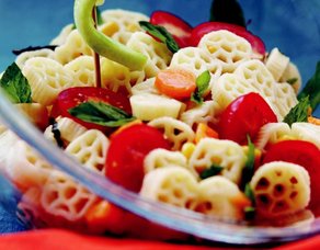 Sebzeli Makarna Salatası
