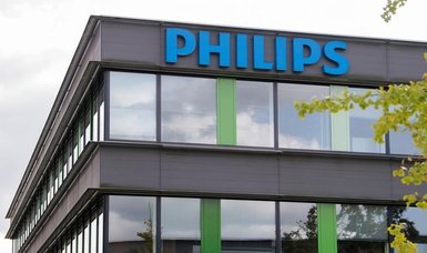 Philips to cut 4,000 jobs as losses deepen