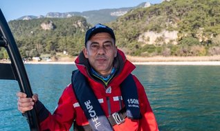 Denizleri koruyan adam