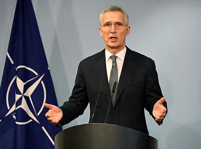 NATO's Stoltenberg backs defence spending target above 2% of GDP
