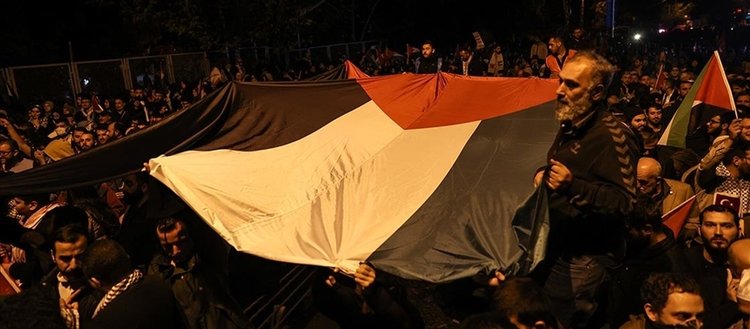 İsrail’in Gazze’ye saldırıları ABD’nin İstanbul Başkonsolosluğu önünde protesto edildi