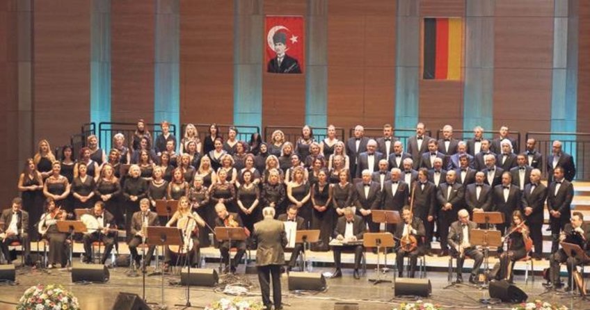 900 kisiye sanat müzigi ziyafeti