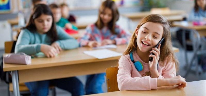 Almost all schools in England ban mobile phone use, survey shows