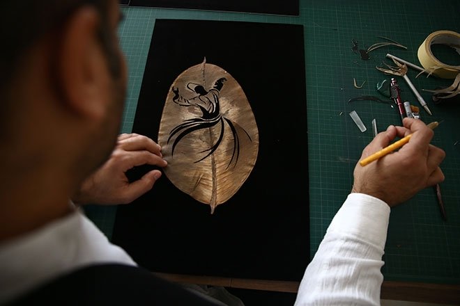 SANAT ESERİNE DÖNÜŞEN YAPRAKLAR