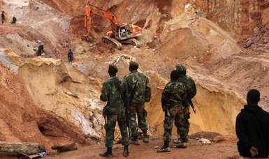 Guinea mine collapse kills 10