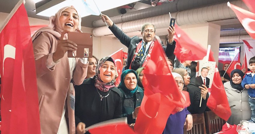 FETÖ’cü hainler zıvanadan çıktı