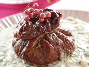 Kremalı Semizotu Yatağında Et Bohçaları Tarifi