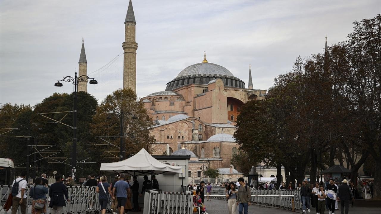 Before the mosque restoration, its digital twin was created