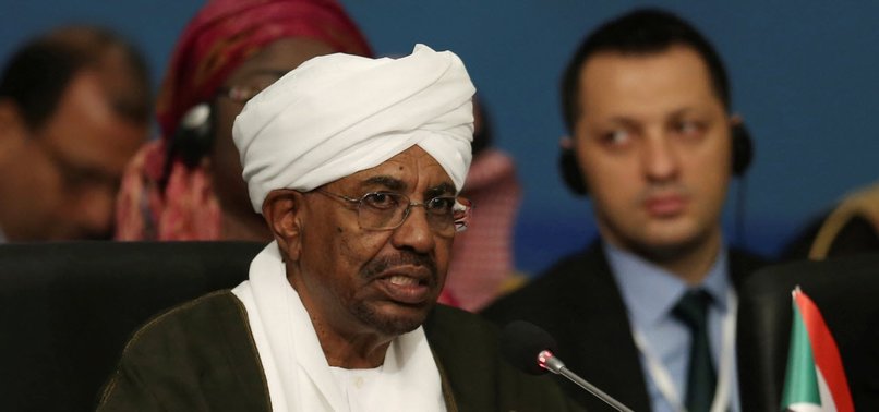 SUDANESE OFFICIALS SAY ARMY FORCED PRESIDENT TO STEP DOWN