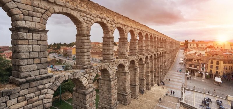 British tourist dies after falling from Segovia's Roman aqueduct