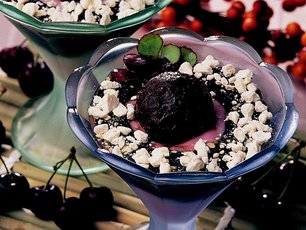 İki Renkli Bezeli Puding