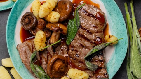 Mantarlı ve Gnocchi’li Biftek